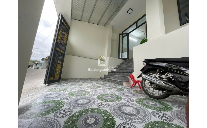 Bán nhà 2 tầng ô tô Vĩnh Hải Nha Trang, gần biển, DT 133m²